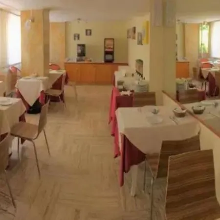 호텔 Citta Studi 3*